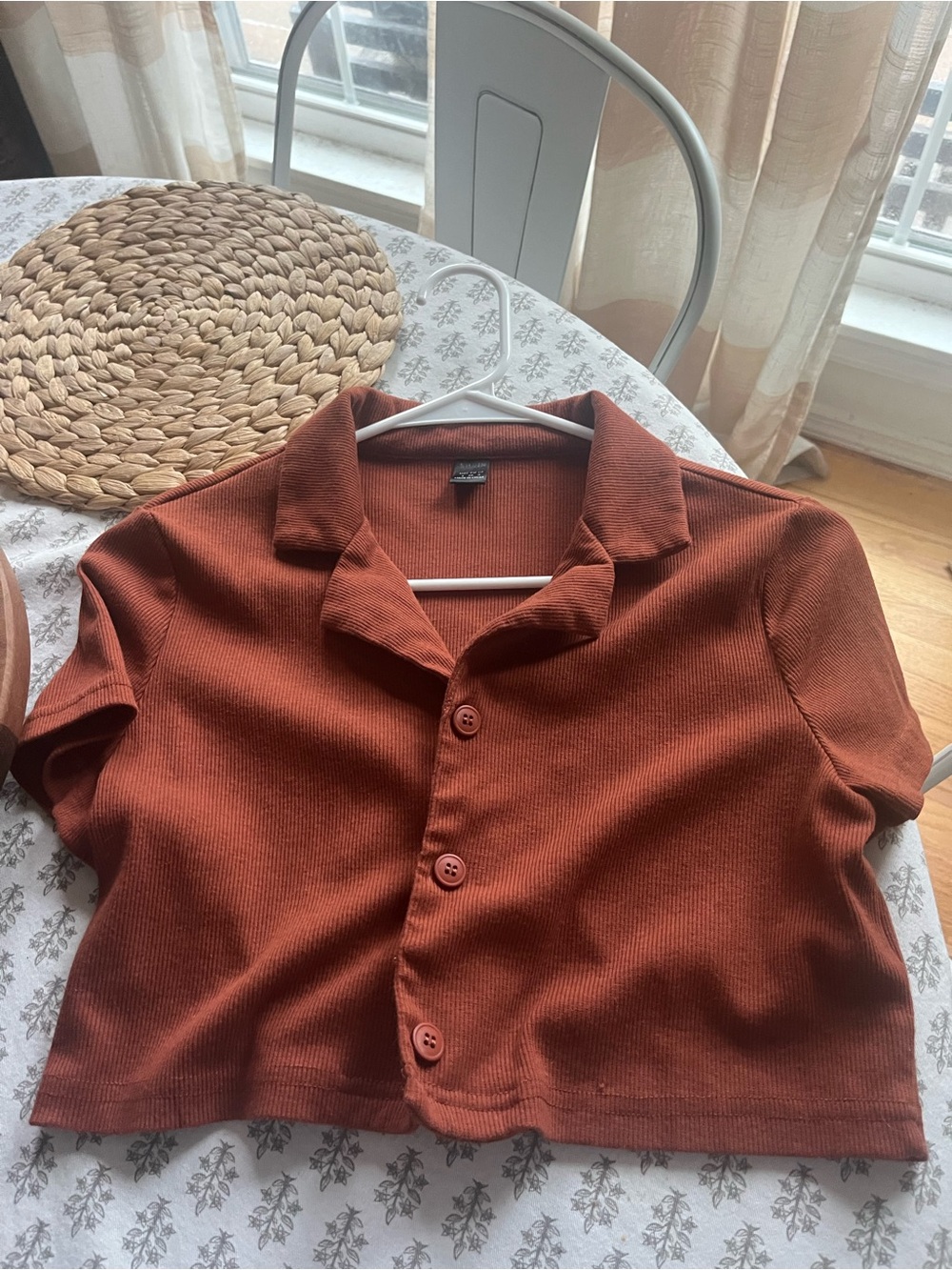Short-Sleeve Button Crop Top - Rust